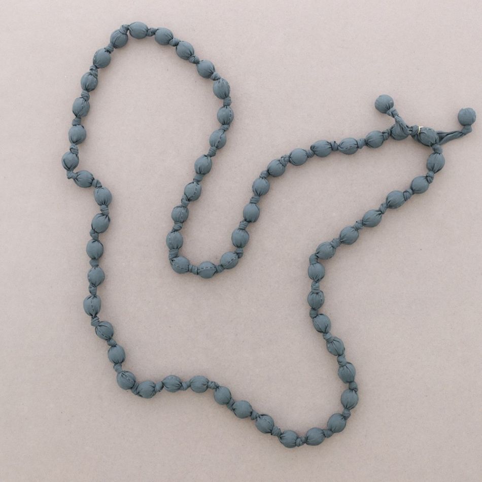LONG NECKLACE WITH COATED BALLS KNOTS 12MM*1.2M