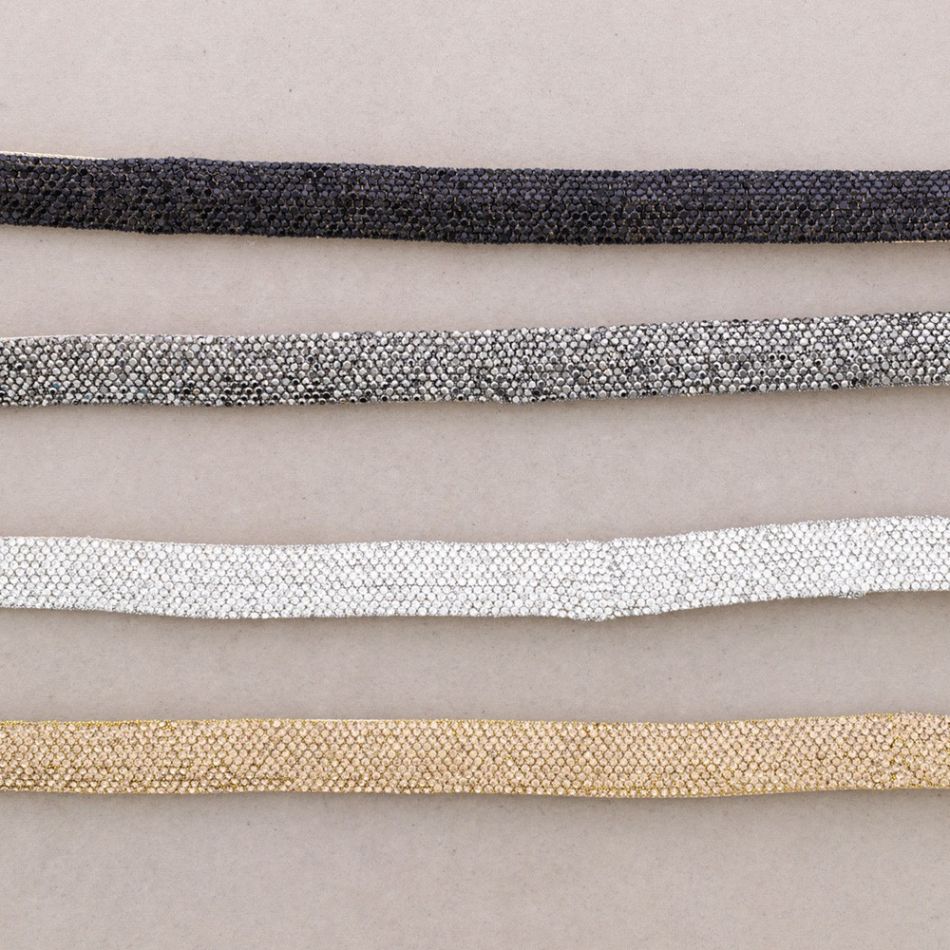 FLAT CHOKER WITH CRYSTALS