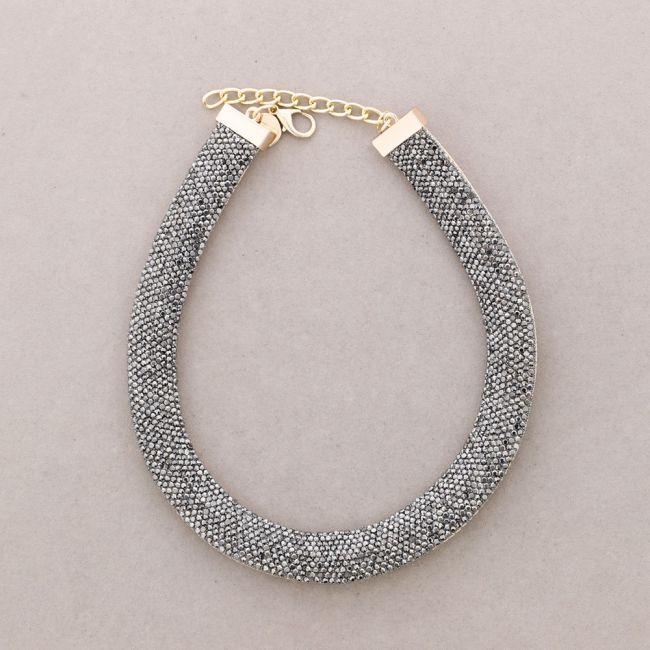 FLAT CHOKER WITH CRYSTALS