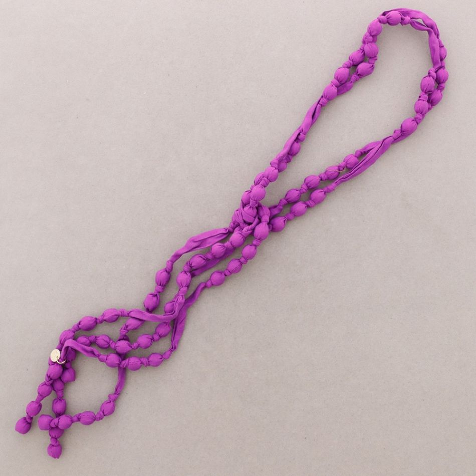 COLLAR LARGO NUDOS BOLAS REVESTIDAS