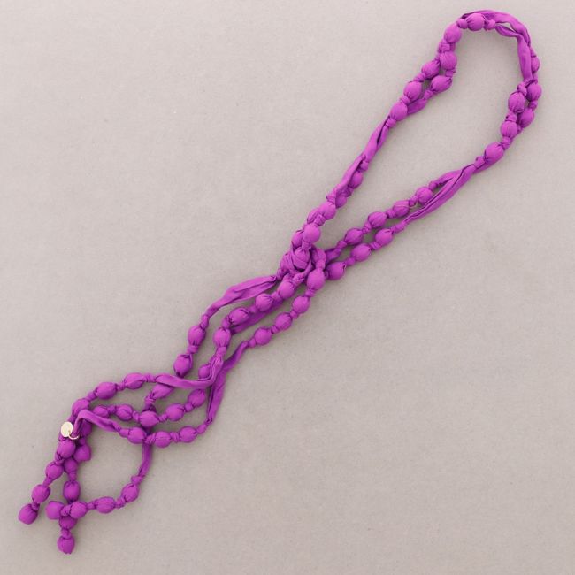 COLLAR LARGO NUDOS BOLAS REVESTIDAS