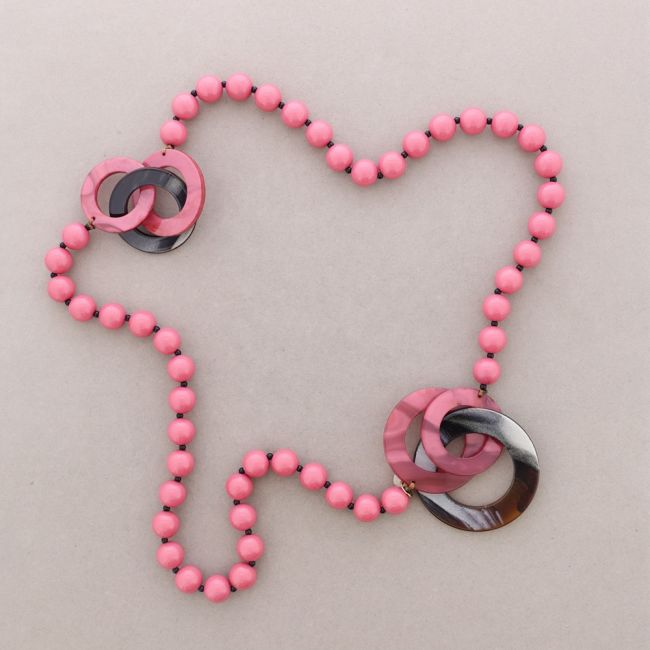 COLLAR LARGO BOLAS ESLABONES RESINA