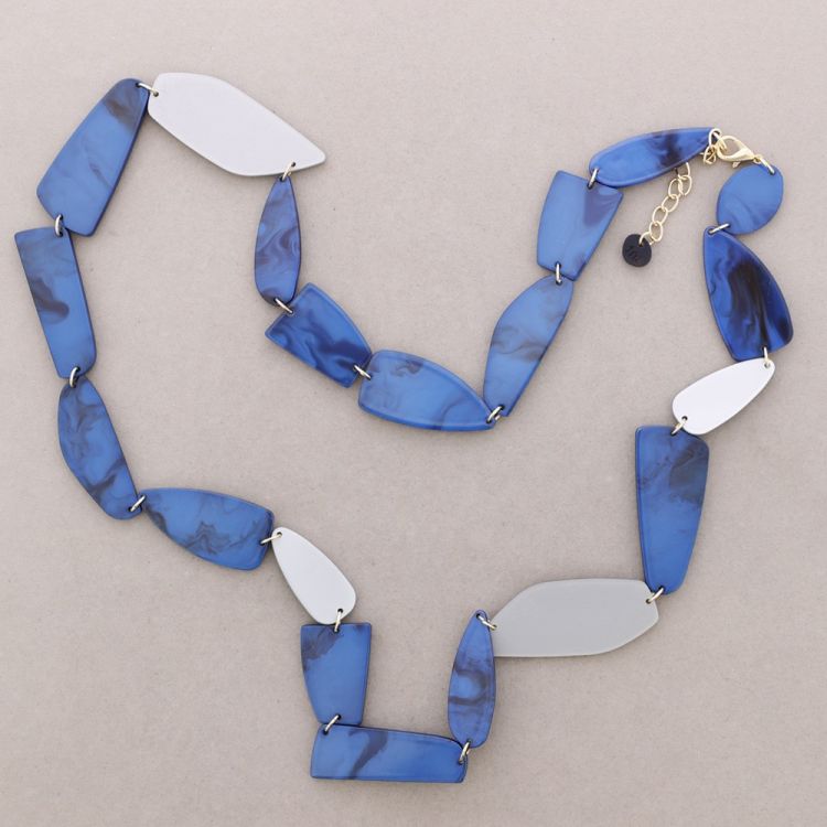 COLLAR LARGO CUENTAS RESINA 2