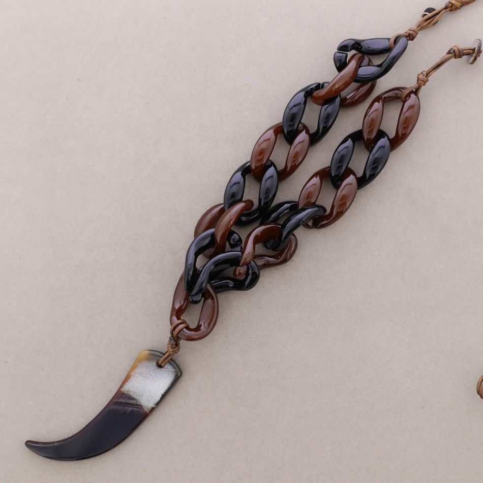 RESIN HORN PENDANT LINK NECKLACE