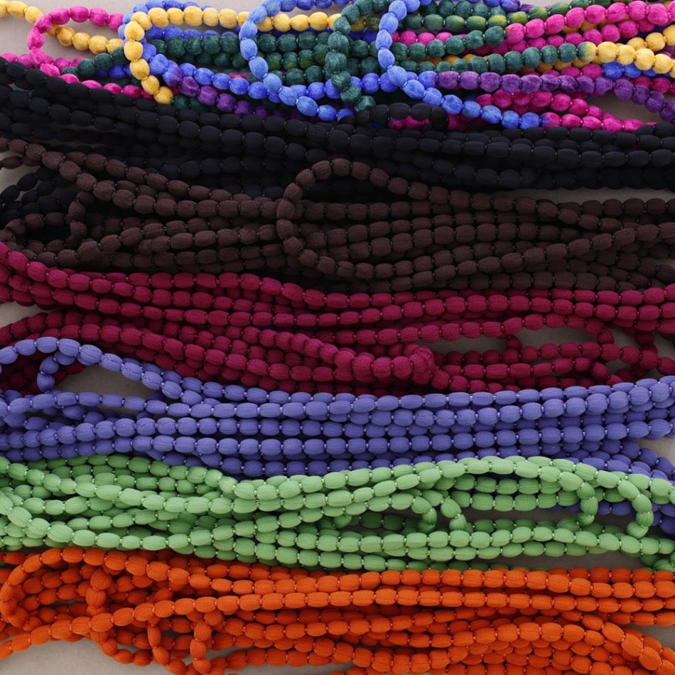 MULTI TURNS WOOL BALLS NECKLACE