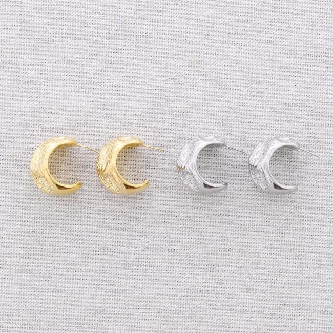 IRREGULAR HOOP STEEL EARRINGS