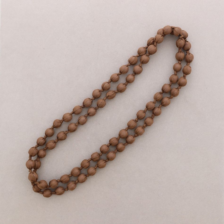 LONG NECKLACE WITH FABRIC LINED BALLS 160CM