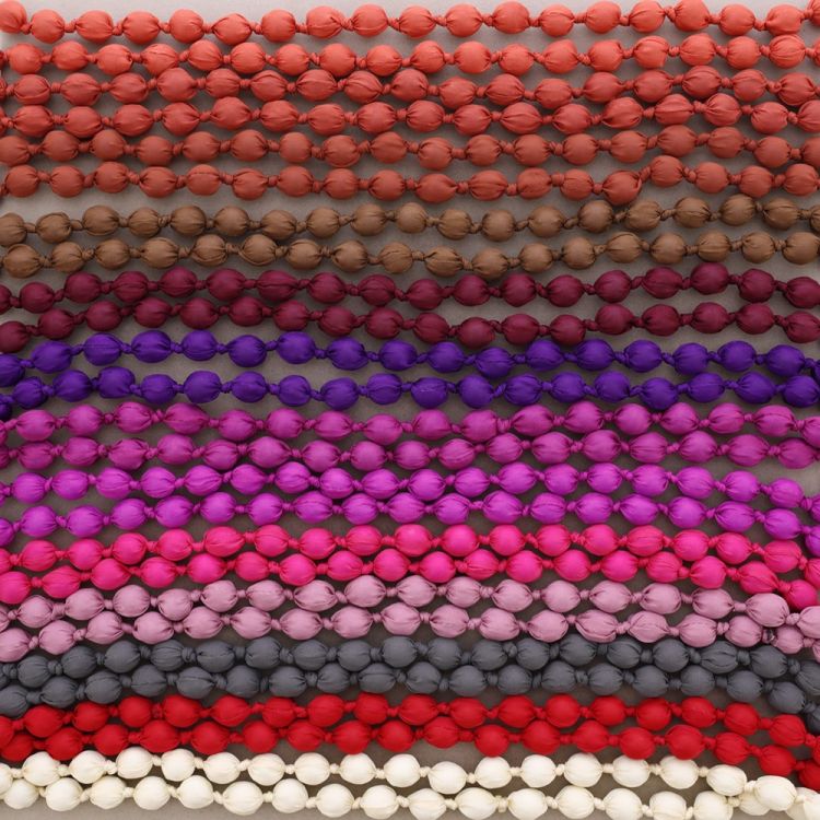 COLLAR LARGO BOLAS FORRADAS TELA 160CM 2