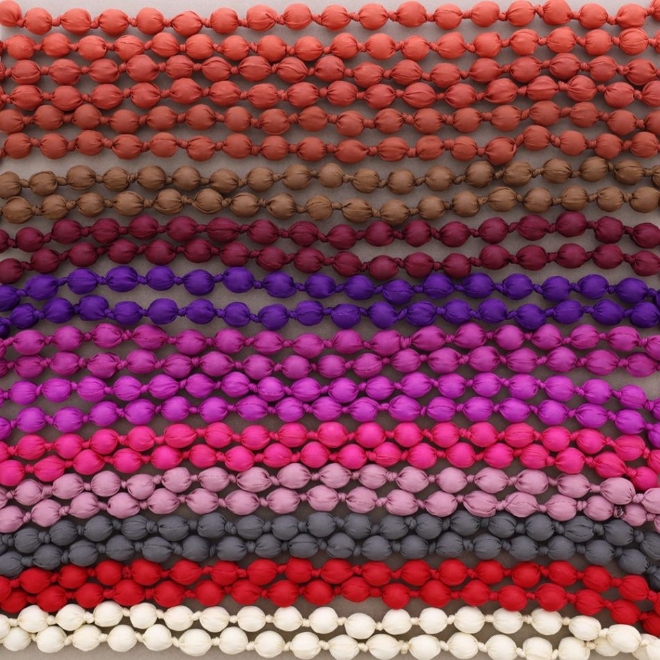 COLLAR LARGO BOLAS FORRADAS TELA 160CM