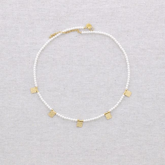 STEEL CHOKER WITH PEARL FINISH BEADS