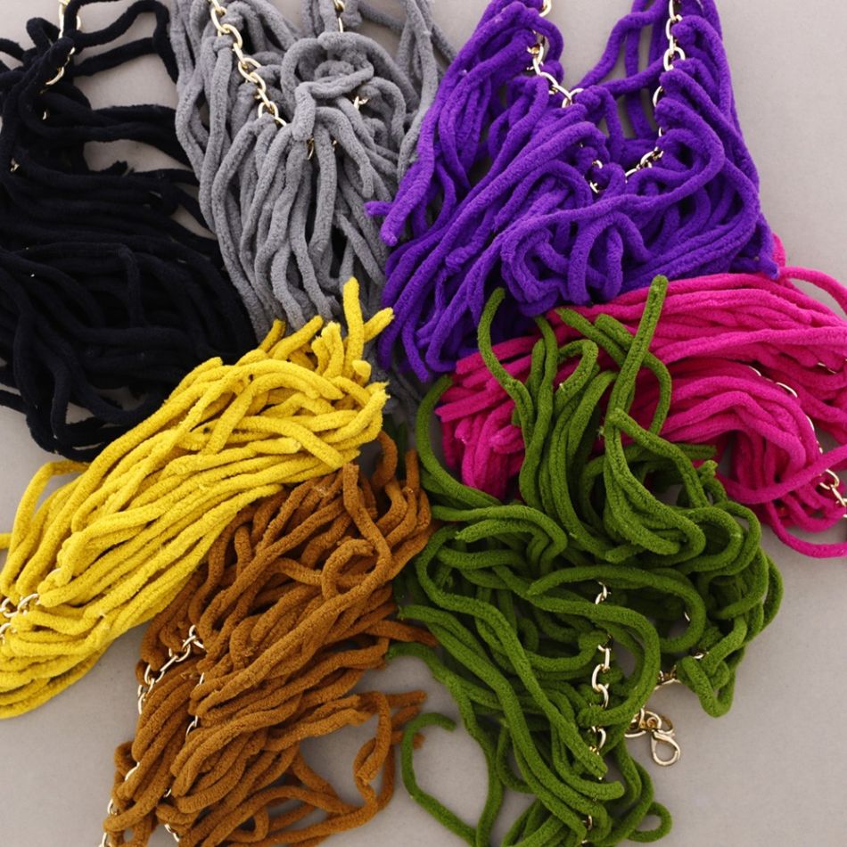 FRINGE PENDANT CHAIN CHOKER