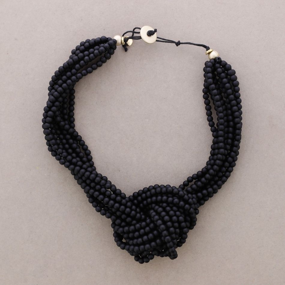 RESIN BEADS KNOT NECKLACE