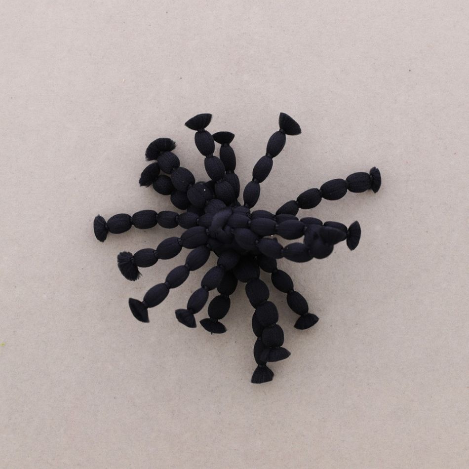 WOOL BALL FLOWER BROOCH