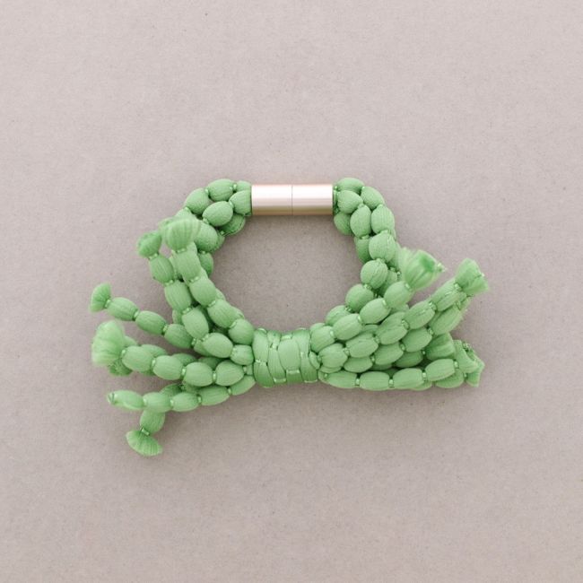 BRACELET 4 TWISTS WOOL BALLS