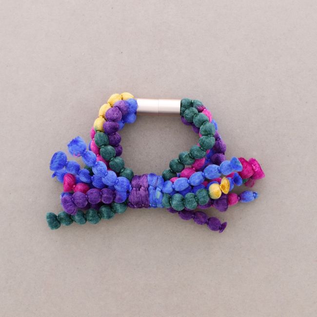 BRACELET 4 TWISTS WOOL BALLS