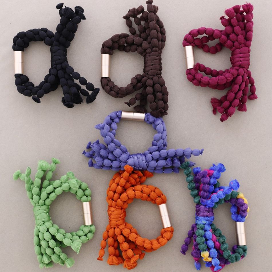 BRACELET 4 TWISTS WOOL BALLS