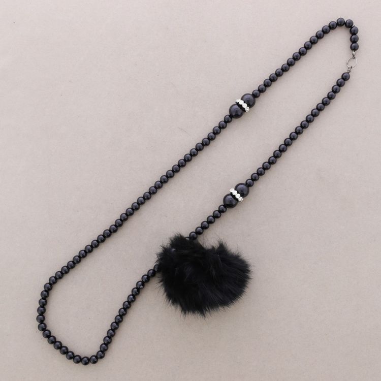 COLLAR LARGO PERLAS POMPON