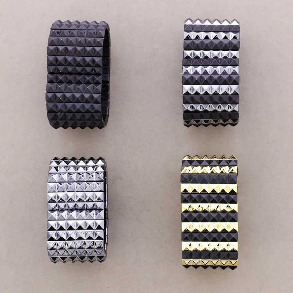 BRACELET WITH RIVET STRIPS