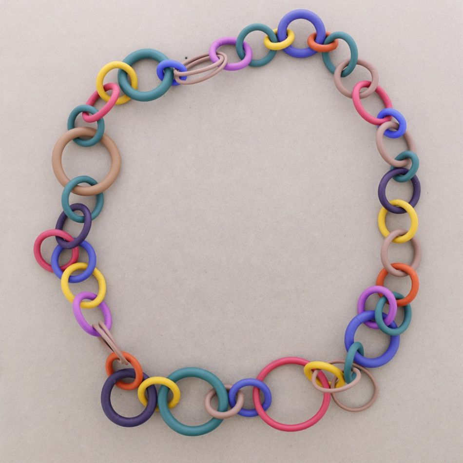 COLLAR LARGO ESLABONES GOMA