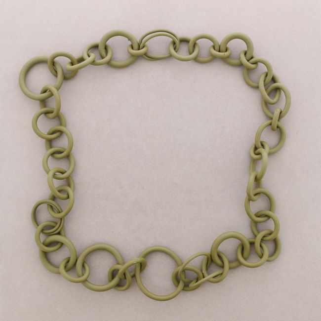COLLAR LARGO ESLABONES GOMA