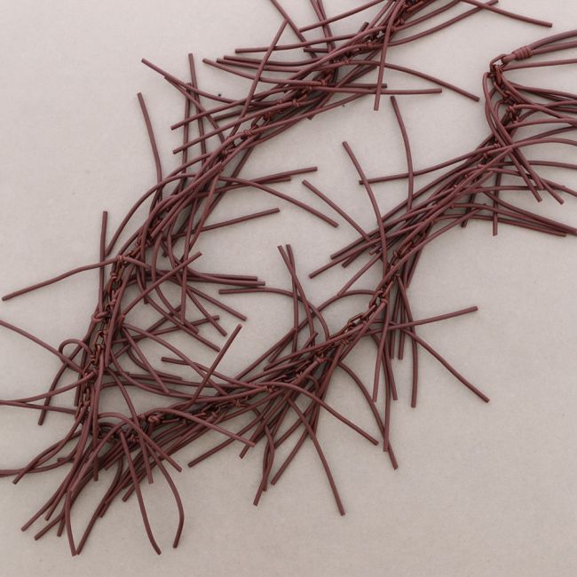 LONG NECKLACE WITH RUBBER KNOTS