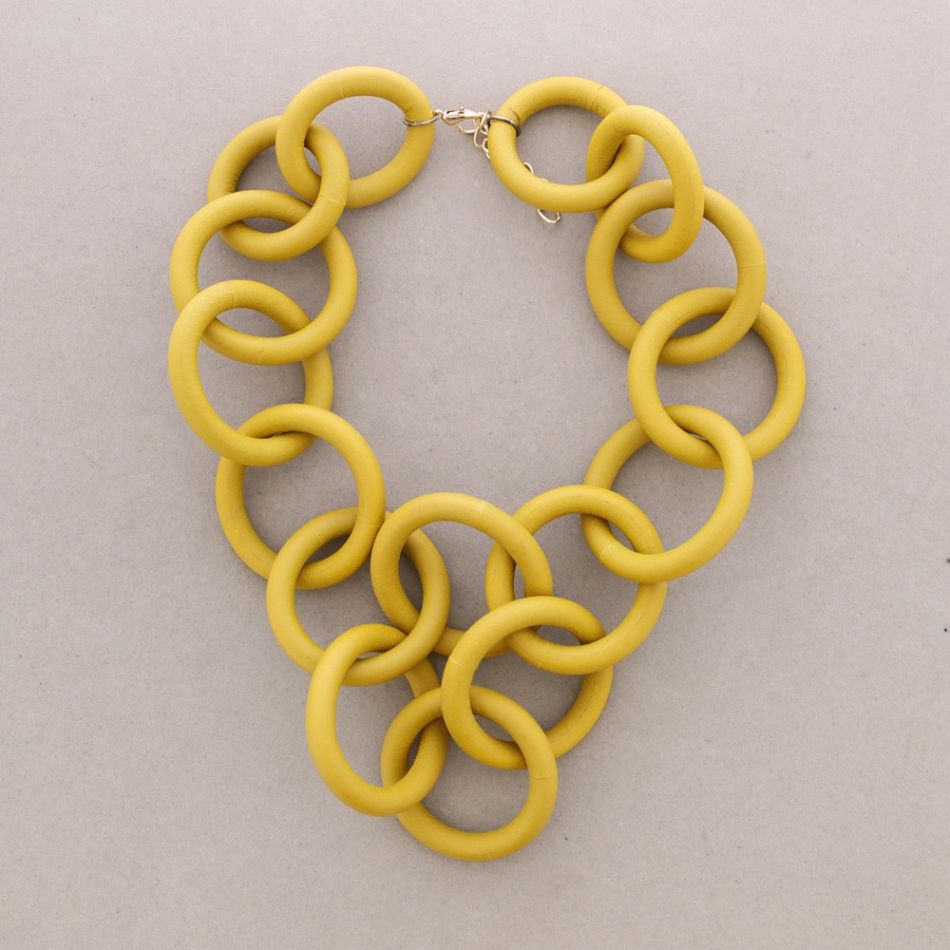 RUBBER LINKS SHORT NECKLACE