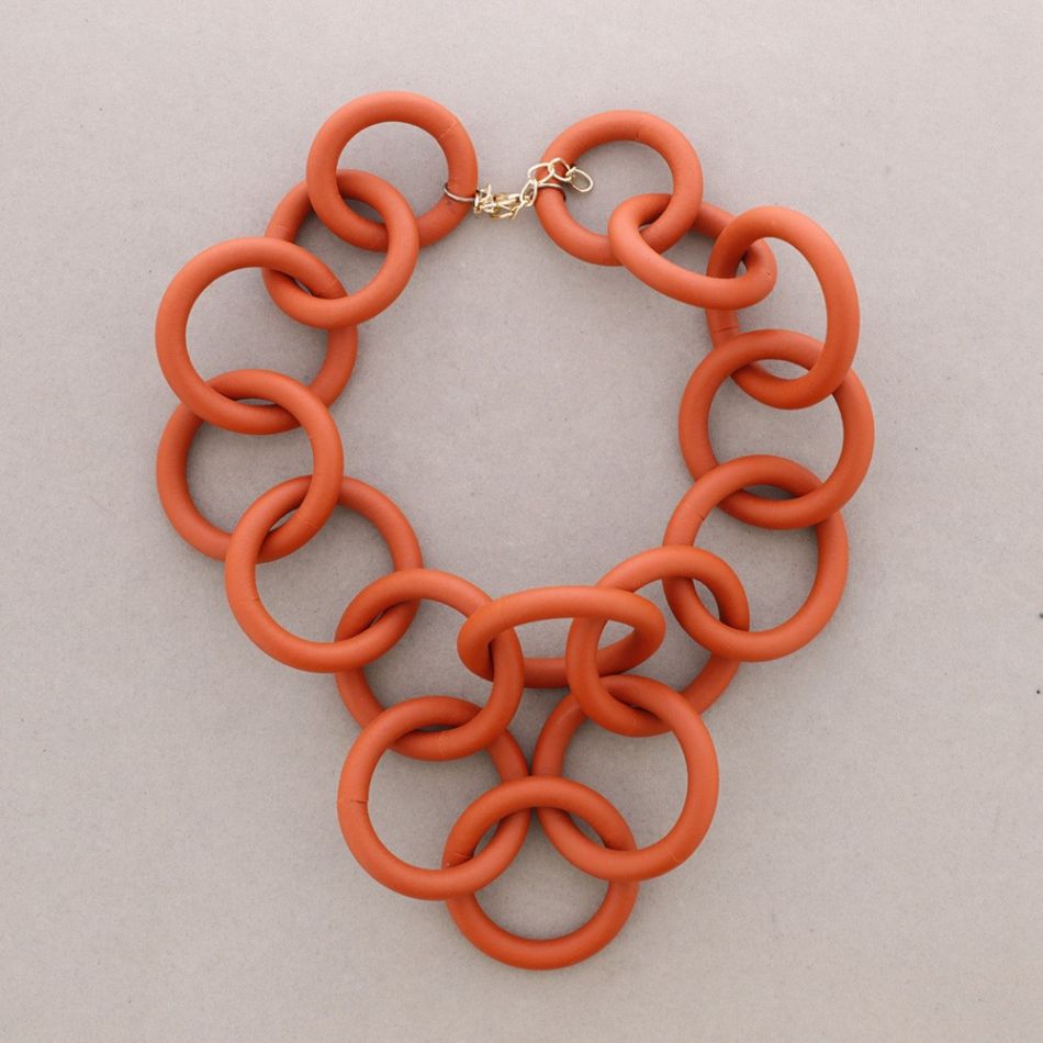 RUBBER LINKS SHORT NECKLACE