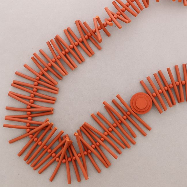 COLLAR LARGO TIRAS GOMA