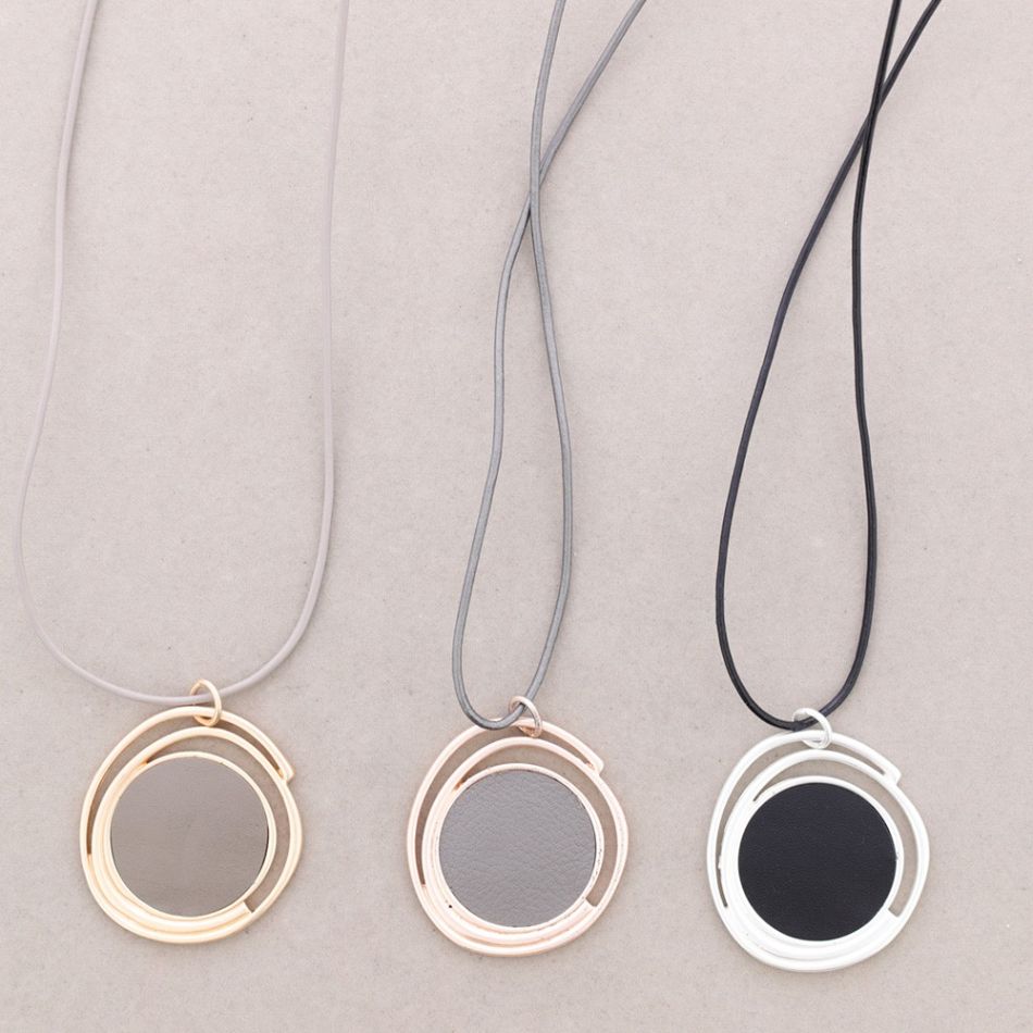 LONG NECKLACE METAL LEATHER PENDANT