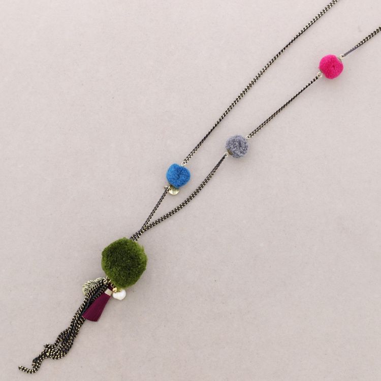 COLLAR LARGO CUENTAS POMPONES