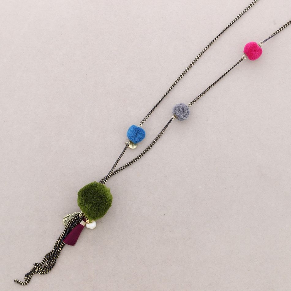COLLAR LARGO CUENTAS POMPONES