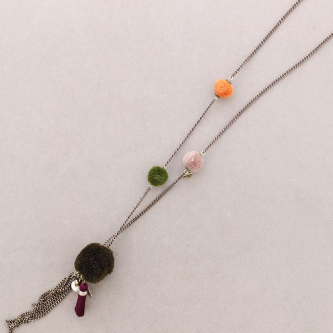 LONG NECKLACE WITH POMPOM BEADS