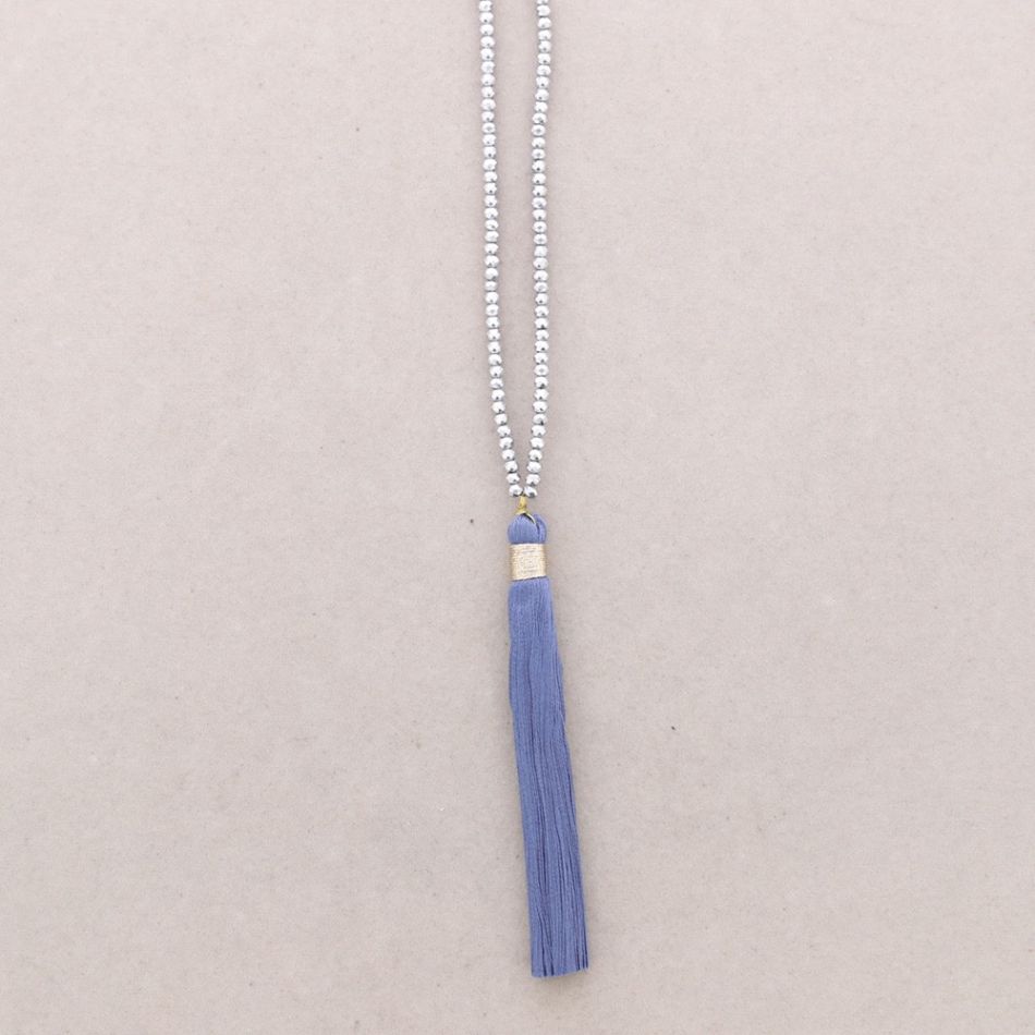 COLLAR LARGO COLGANTE FLECO