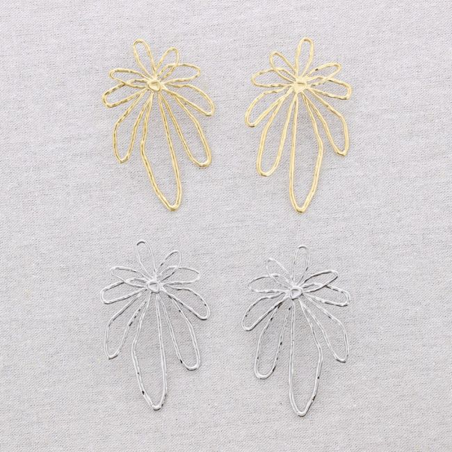 STEEL FLOWER EARRINGS