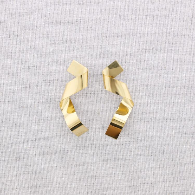 PENDIENTES ACERO FORMA IRREGULAR 2