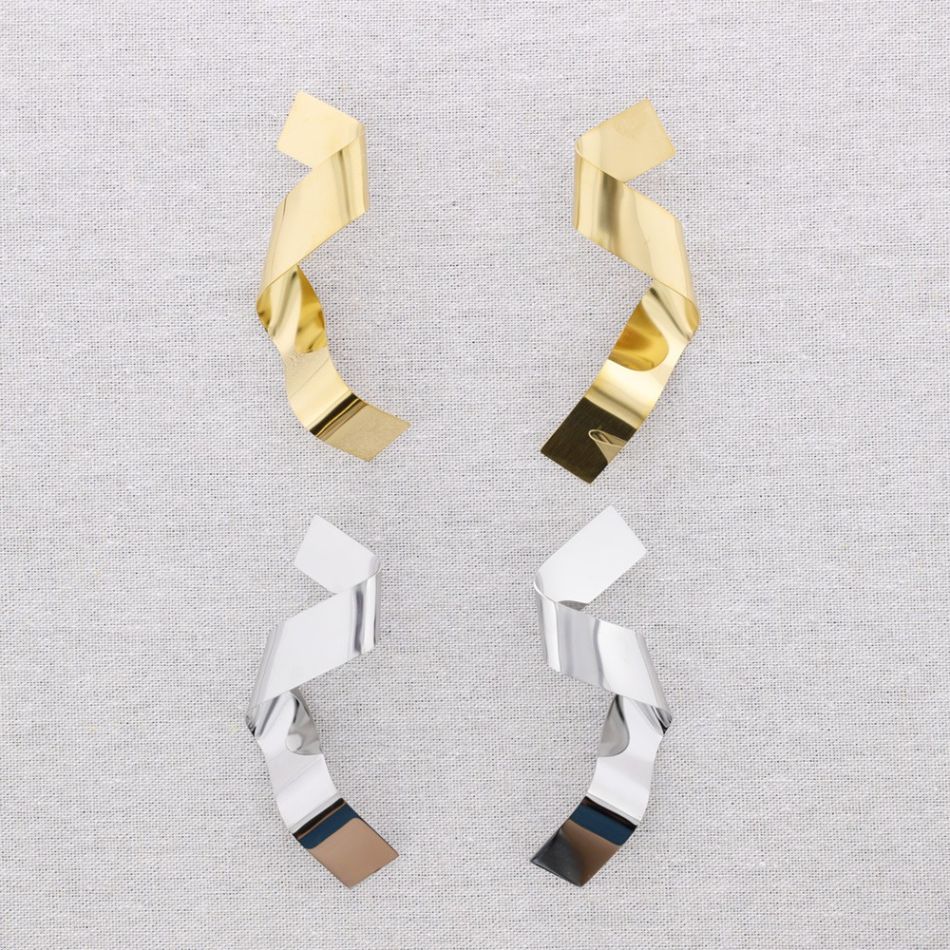 PENDIENTES ACERO FORMA IRREGULAR