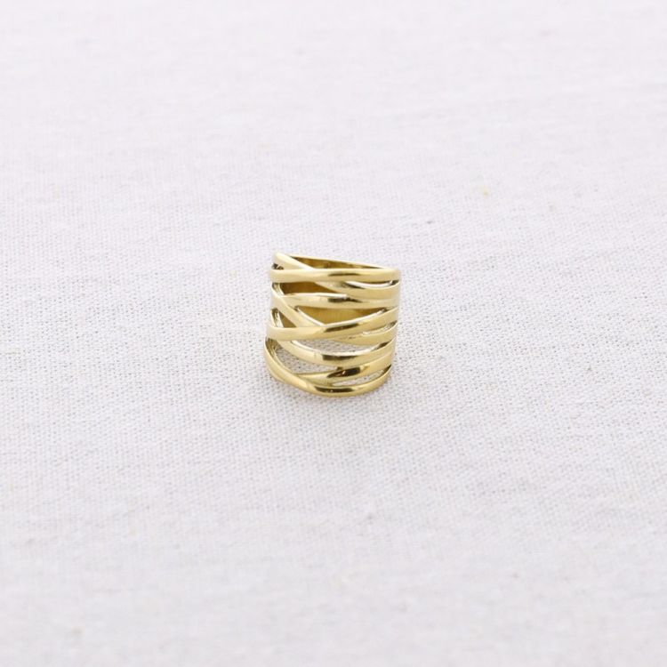 STEEL RING INTERTWINED STRIPS