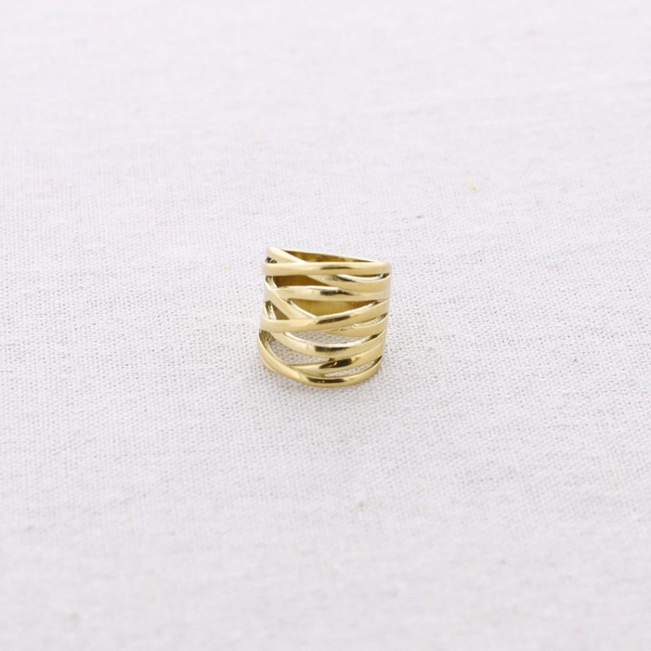 STEEL RING INTERTWINED STRIPS
