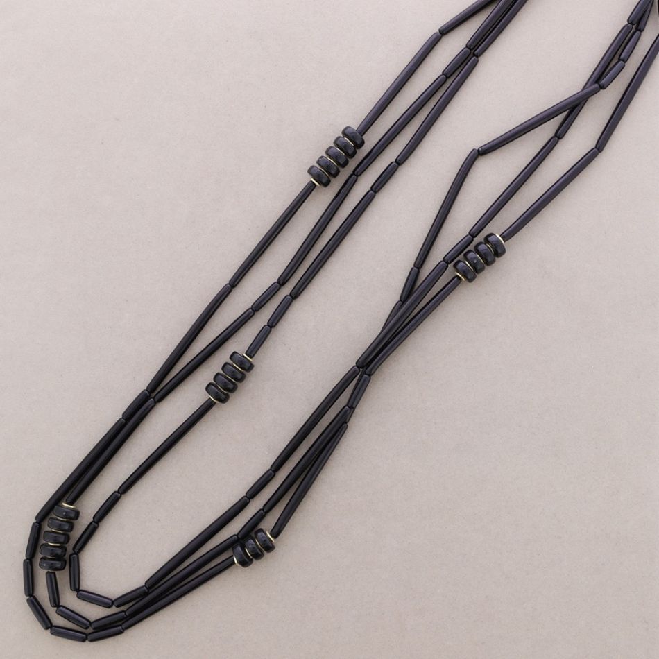 LONG NECKLACE TRIPLE ROW RESIN BEADS