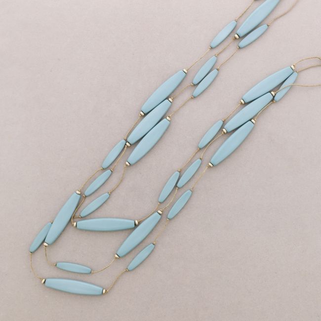 LONG NECKLACE WITH OVAL RESIN BEADS
