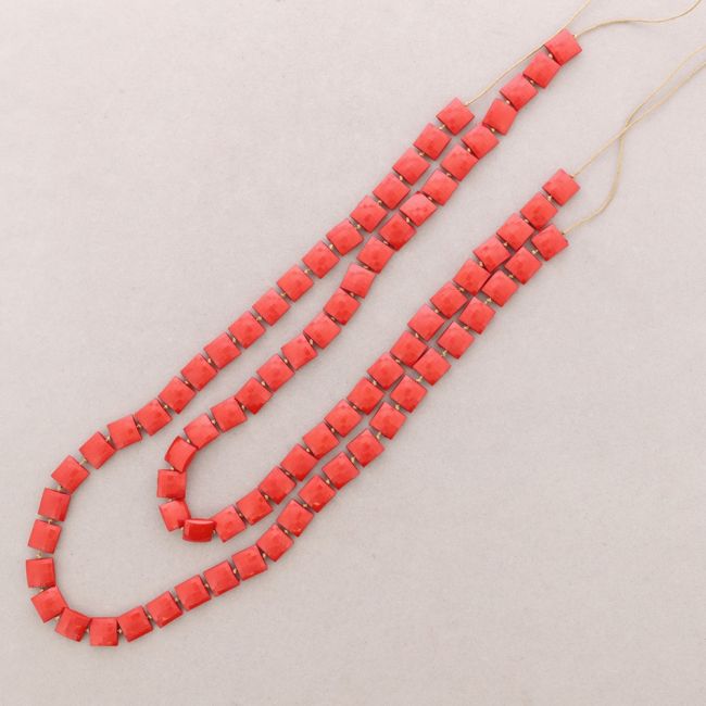 COLLAR LARGO CUENTAS CUADRADAS RESINA