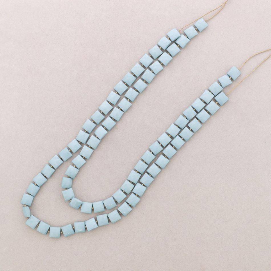 COLLAR LARGO CUENTAS CUADRADAS RESINA