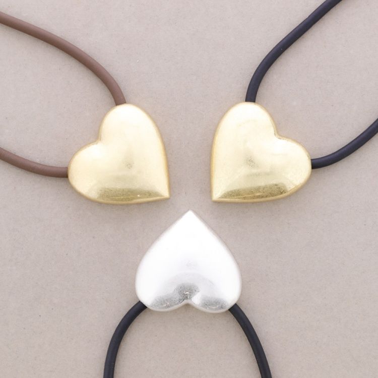 METAL HEART PENDANT CHOKER 2