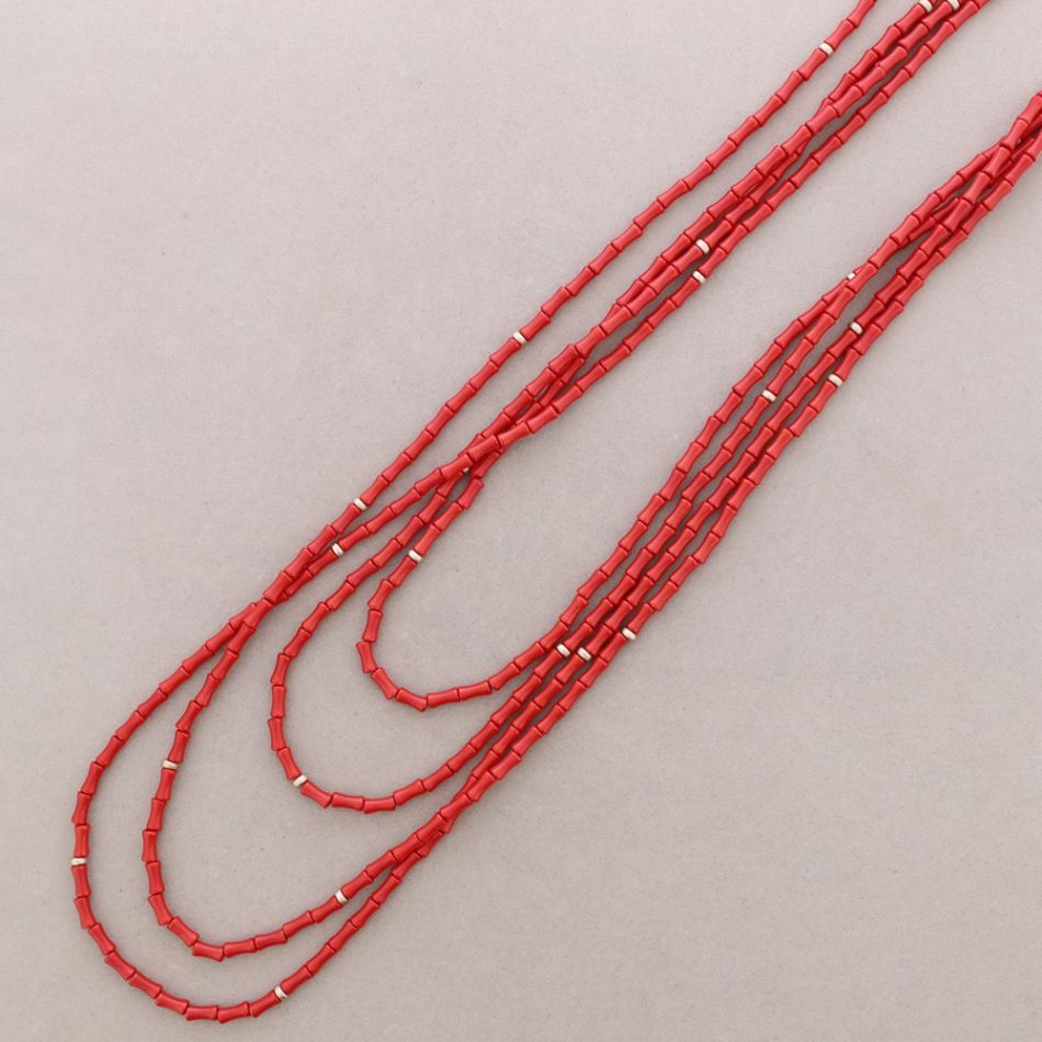 COLLAR LARGO 4 FILAS CUENTAS RESINA