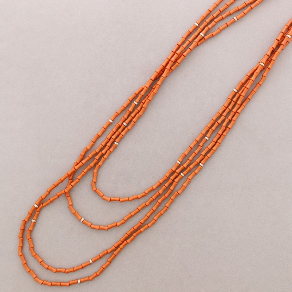 COLLAR LARGO 4 FILAS CUENTAS RESINA