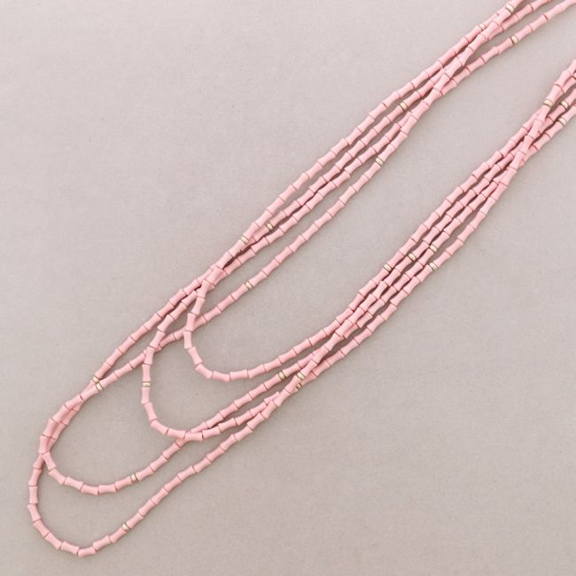 COLLAR LARGO 4 FILAS CUENTAS RESINA