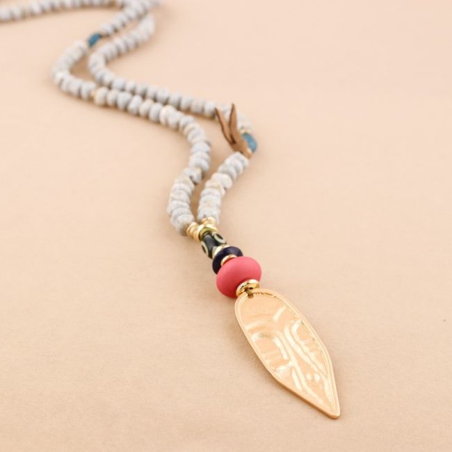 LONG NECKLACE RESIN BEADS ETHNIC METAL PENDANT