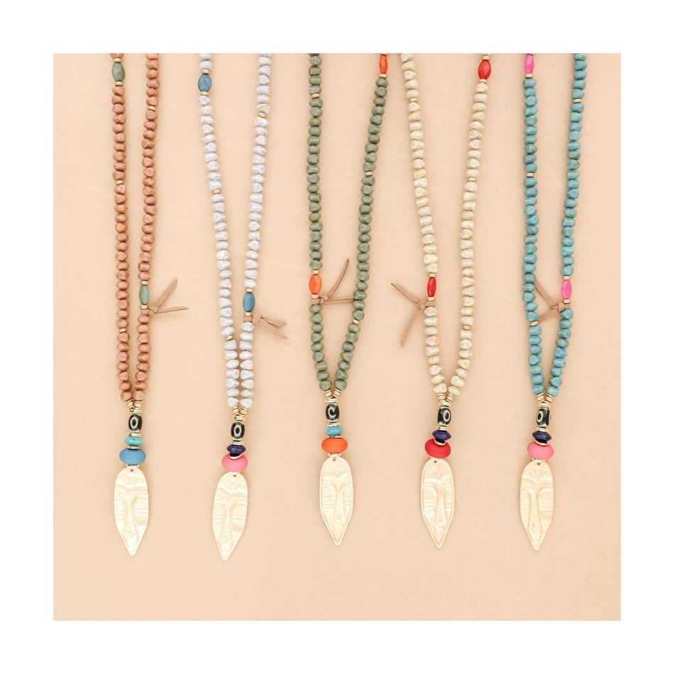 LONG NECKLACE RESIN BEADS ETHNIC METAL PENDANT