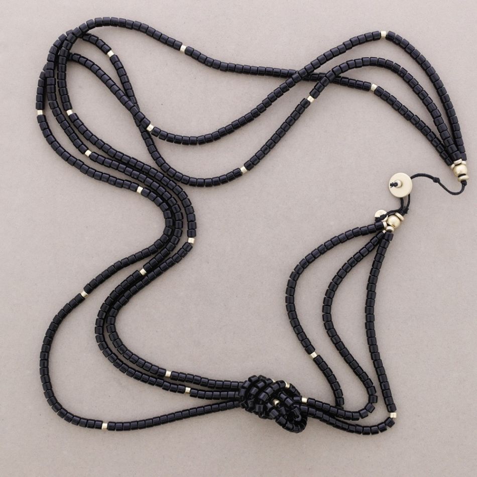 COLLAR LARGO NUDO CUENTAS RESINA