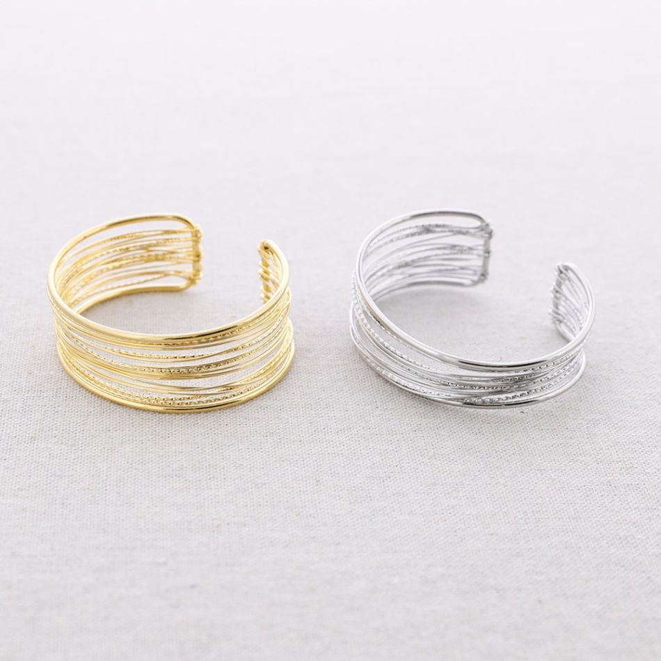 ADJUSTABLE STEEL BRACELET WITH STRIPS